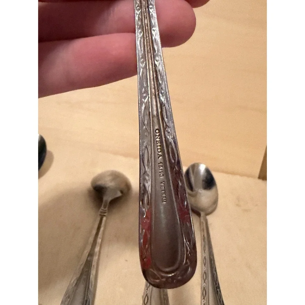 oneida stainless flatware Tea Spoons 5 Total